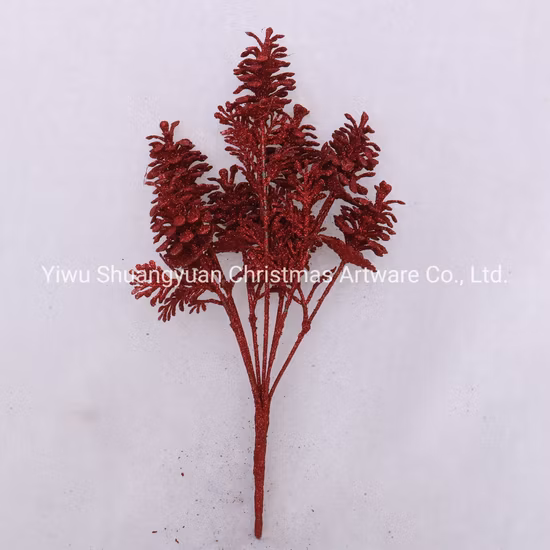 반짝이는 황금 장식 크리스마스 트리 가지